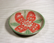 Load image into Gallery viewer, RED FLOWER / PLATE